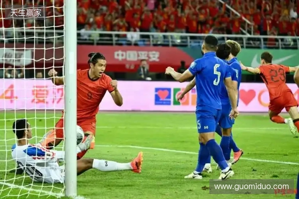 打平就出线！杨晨：泰国队这种踢法，我觉得中国队不能轻视
